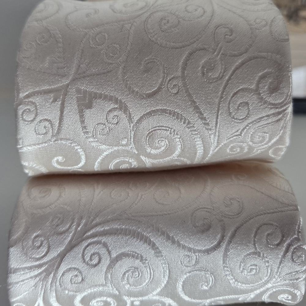 Ted Baker London Silk Jacquard Tie Scroll Pattern Ivory Floral Lining - Picture 3 of 5